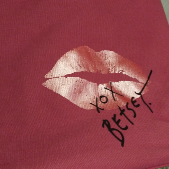 BETSEY JOHNSON TOTE "HANG ON TO MY GOLDILOCKS" - Picture 6 of 6